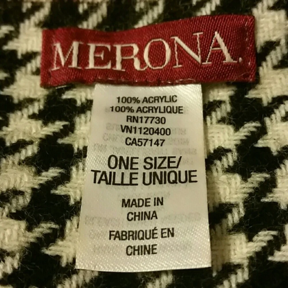 Merona hounds tooth blanket scarf. Gorgeous
